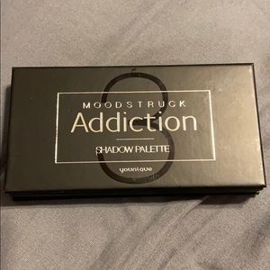 Moodstruck Addiction shadow palette 3.